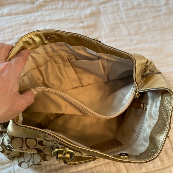 Coach Purse - Picture 5 of 6